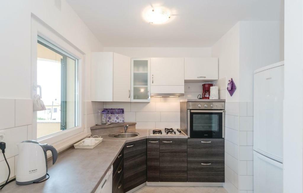 Apartman Dora Povljana Eksteriør billede